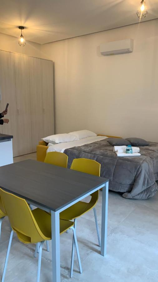 דירות ליסונה Dimora Di Privacy Fronte Parco E Ospedale Di Monza מראה חיצוני תמונה